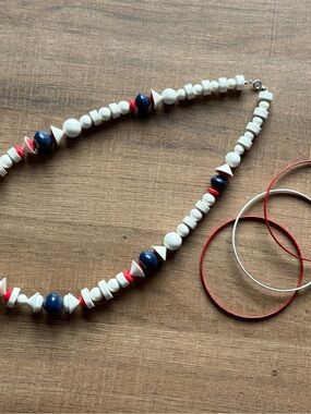 🧸 Vintage | Vintage Red, White, & Blue Beaded Necklace with Matching Bangles